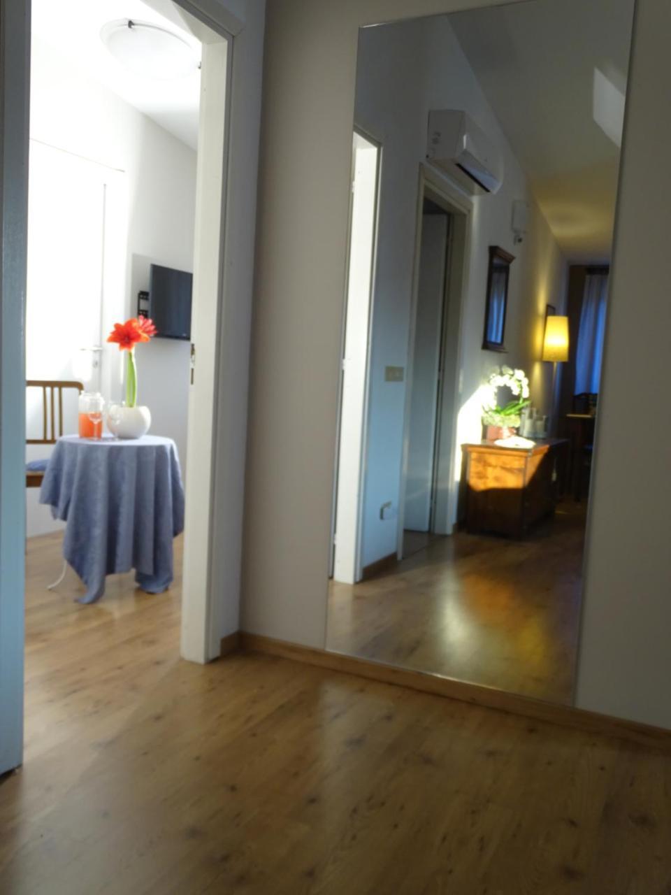 לינה וארוחת בוקר Esine La Casa Di Clara מראה חיצוני תמונה
