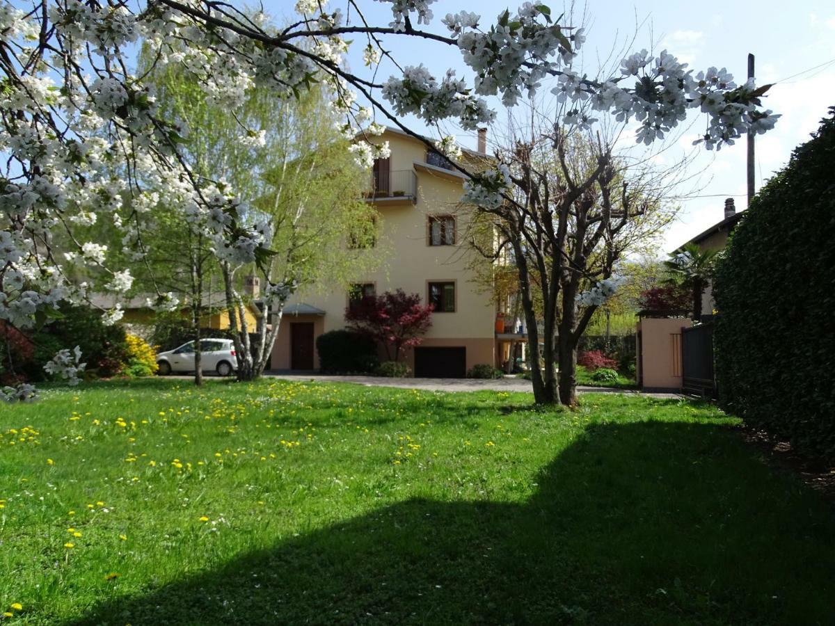 לינה וארוחת בוקר Esine La Casa Di Clara מראה חיצוני תמונה