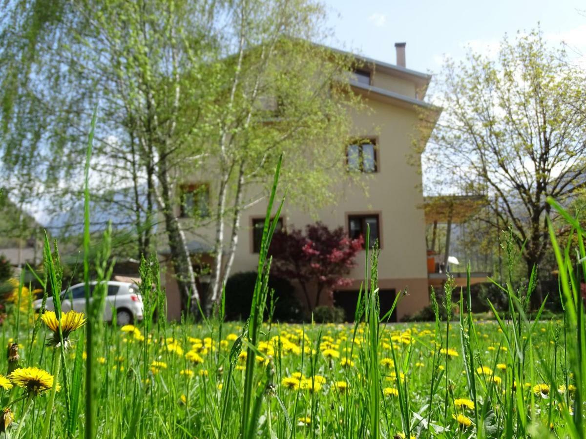 לינה וארוחת בוקר Esine La Casa Di Clara מראה חיצוני תמונה